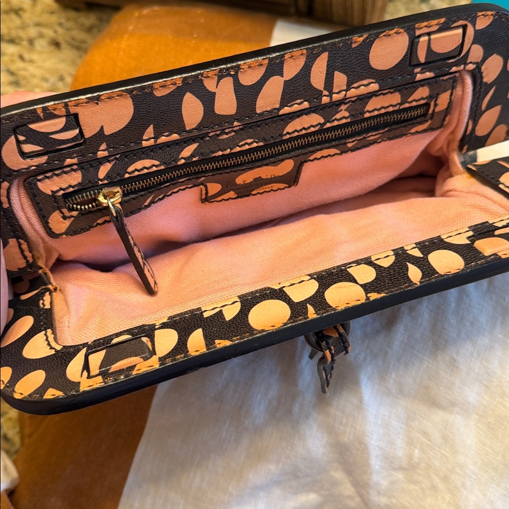 Vintage Clutch - Picture 3 of 9